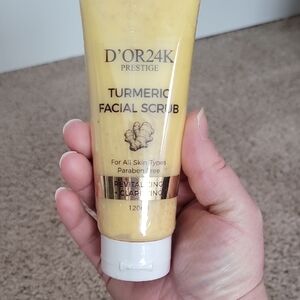 D'OR 24K Turmeric Facial Scrub